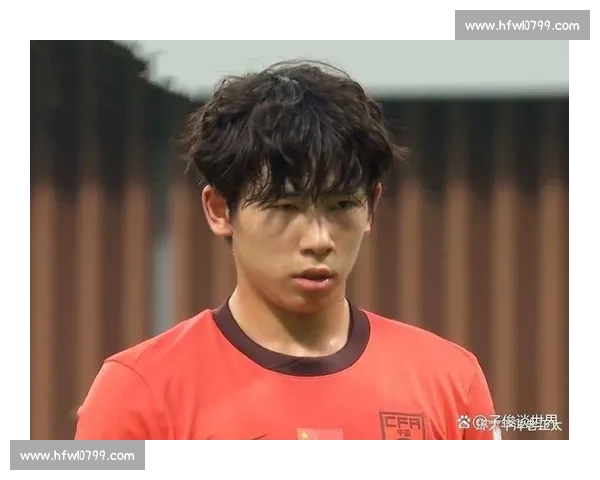 哨响球碎!中超争议判罚惹毛王钰栋,业余操作再引怒潮 哨响球碎!中超争议判罚惹毛王钰栋,业余操作再引怒潮